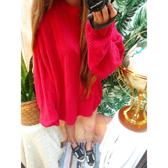 Vintage electric red oversized cable knit sweater 🍄 - Picture 2 of 9